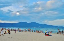 Wietnam -  plaża w Da Nang; (Morze Południowo - Chińskie).