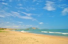 Wietnam- plaża koło Mui Ne; (Morze Południowo - Chińskie).