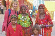 Indie -  różne kolory kobiet.