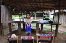 Laos - dziewczynka z wioski Hmong.