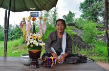Laos - starsza kobieta.