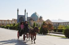 Iran - zaprzęg konny w Esfahan.