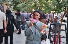 Iran - sprzedawca uliczny.