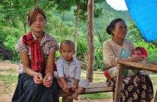 Birma - rodzina na wsi.