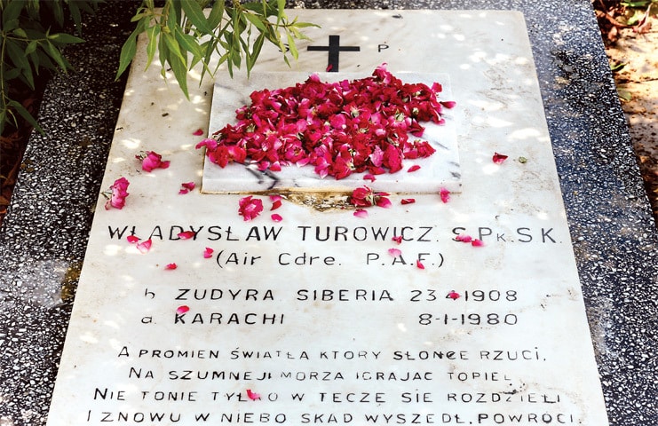 The grave of Władysław Turowicz at the Catholic cemetery in Karachi.