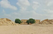 Bahrain burial mounds (4)