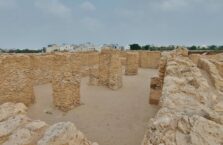 Bahrain burial mounds (8)